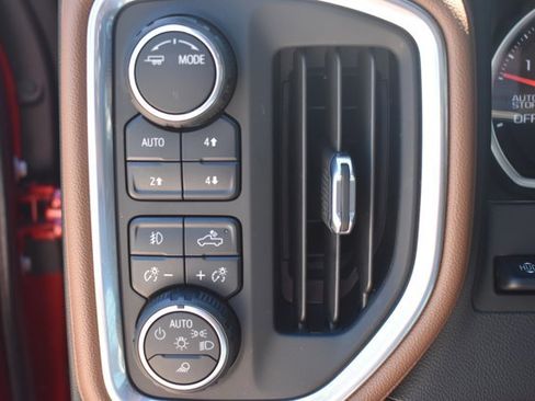Used 2021 Chevrolet Silverado 1500 High Country w/ Technology Package AWD/4WD image 31