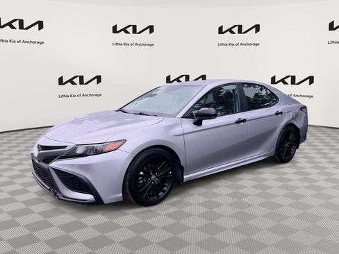 Used 2021 Toyota Camry SE AWD/4WD image 1
