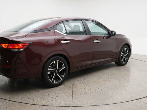 Used 2025 Nissan Sentra SV FWD image 9