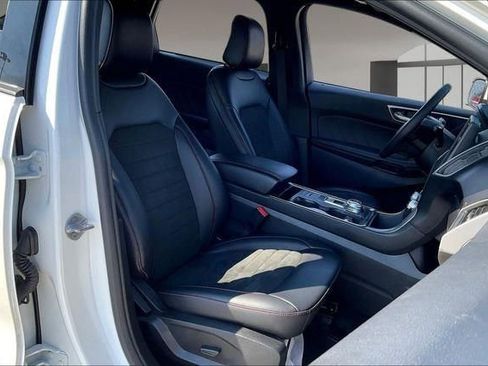 Used 2022 Ford Edge ST-Line image 19