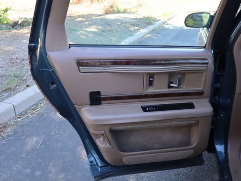 Used 1996 Buick Roadmaster Estate RWD image 25