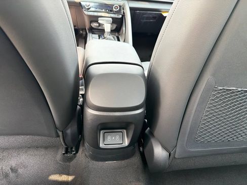 New 2026 Hyundai Elantra Limited FWD image 17