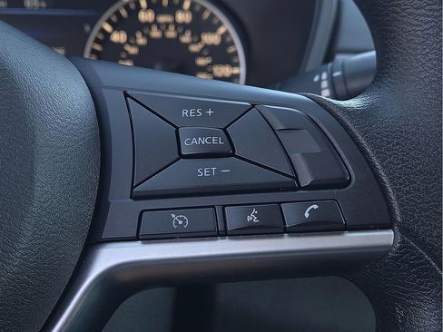 Used 2024 Nissan Altima 2.5 SV FWD image 17