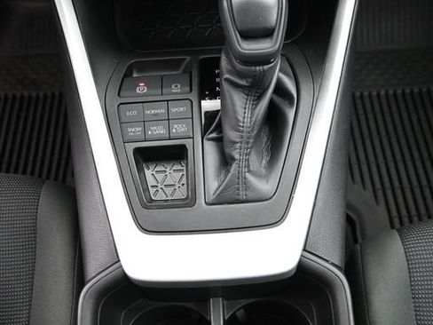 Used 2023 Toyota RAV4 LE AWD/4WD image 19