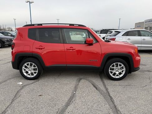 Used 2019 Jeep Renegade Latitude image 3