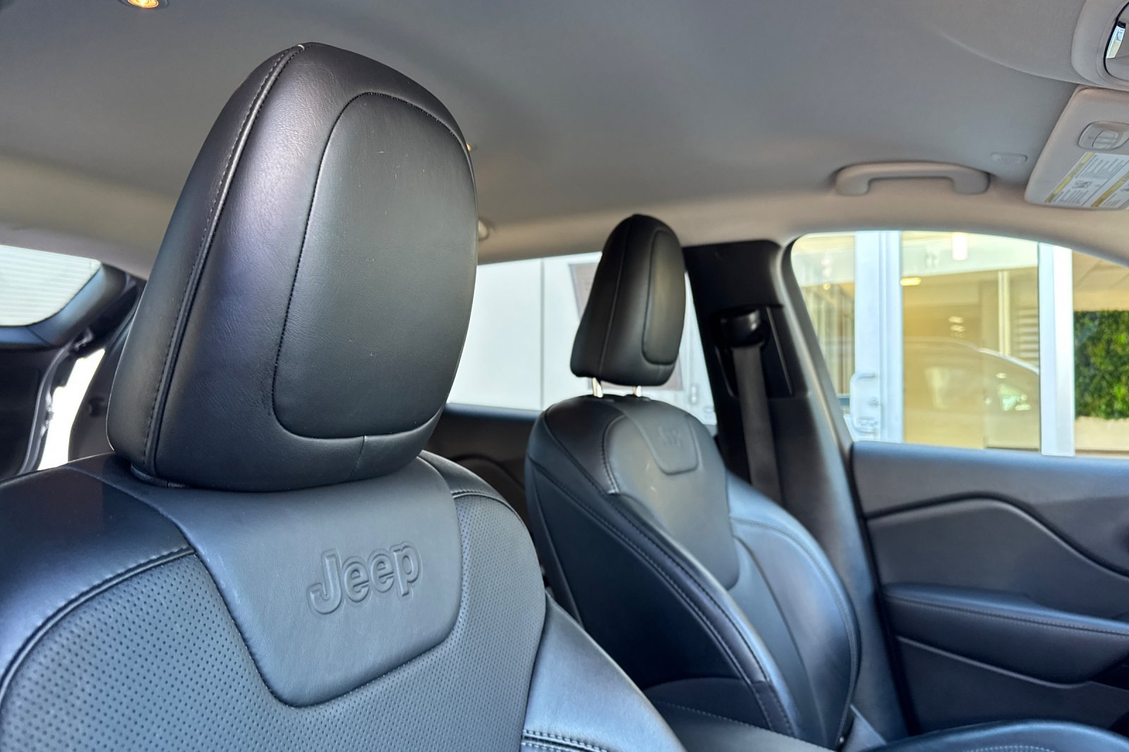Used 2023 Jeep Cherokee Altitude Lux AWD/4WD image 17