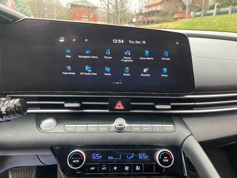 Used 2023 Hyundai Elantra SEL w/ Convenience Package image 18