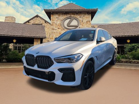 Used 2022 BMW X6 M50i w/ Dynamic Handling Package image 4