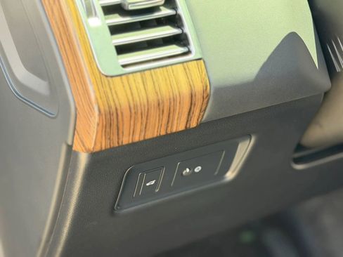 Used 2019 Land Rover Range Rover Long Wheelbase Supercharged AWD/4WD image 36