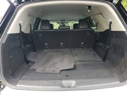 Certified 2025 Nissan Pathfinder SL w/ Cargo Package AWD/4WD image 14