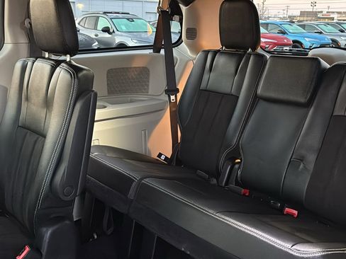 Used 2020 Dodge Grand Caravan SXT w/ Driver Convenience Group image 29