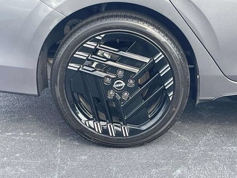 Used 2026 Nissan Sentra SR w/ Floor Mat Package FWD image 9