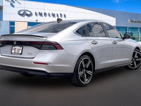 Used 2025 Honda Accord Sport image 2