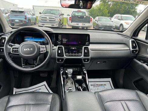 Certified 2023 Kia Sorento SX AWD/4WD image 15