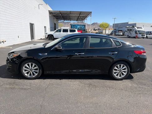 Used 2018 Kia Optima LX w/ 17" Alloy Wheels Package FWD image 2