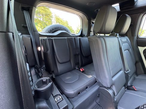 Used 2023 Land Rover Defender 110 X-Dynamic SE AWD/4WD image 74