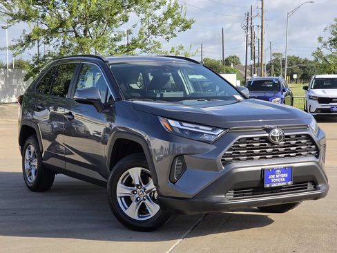 Used 2025 Toyota RAV4 XLE FWD image 2