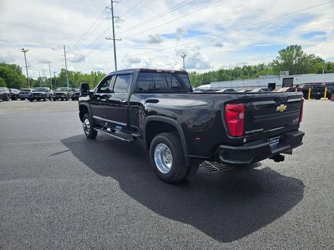 Used 2025 Chevrolet Silverado 3500 High Country w/ High Country Premium Package AWD/4WD image 9