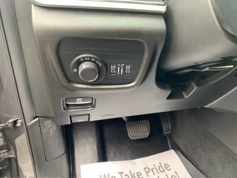 Used 2022 Jeep Grand Cherokee Laredo w/ Luxury Tech Group I image 13