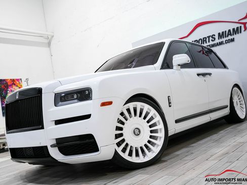 Used 2022 Rolls-Royce Cullinan image 3