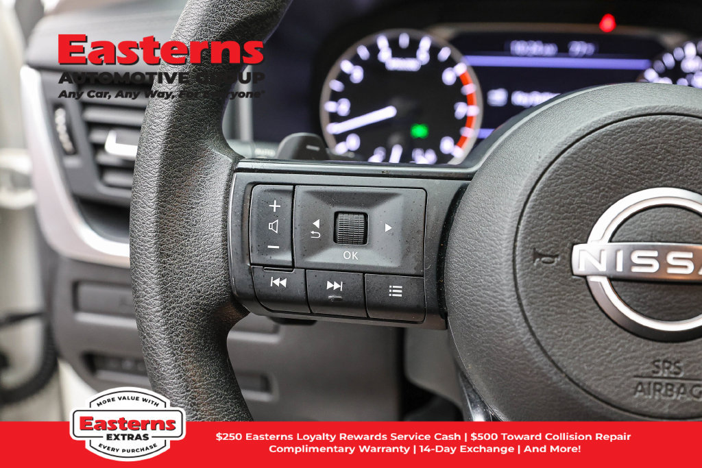Used 2023 Nissan Rogue S AWD/4WD image 16
