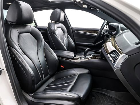 Used 2018 BMW 530e image 7