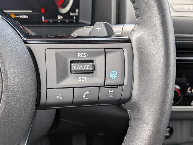 Used 2024 Nissan Rogue SL AWD/4WD image 28
