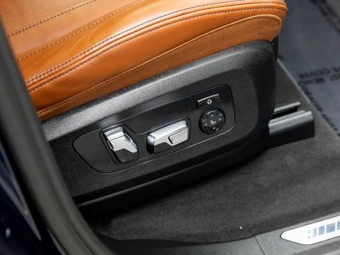 Used 2023 BMW X7 xDrive40i w/ Executive Package image 61