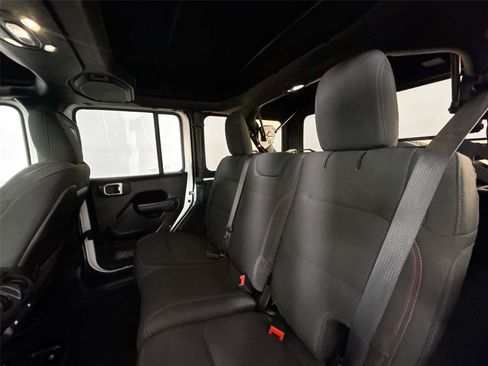 Used 2021 Jeep Wrangler Unlimited Rubicon AWD/4WD image 28
