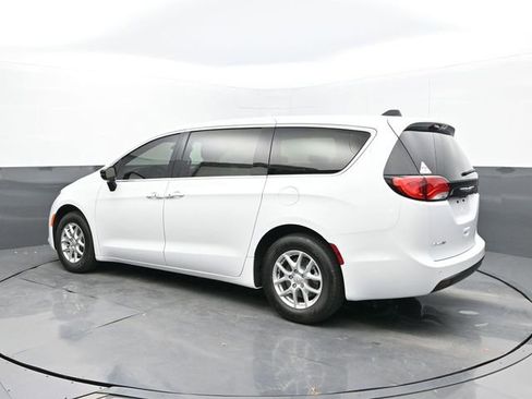 New 2025 Chrysler Voyager LX image 3