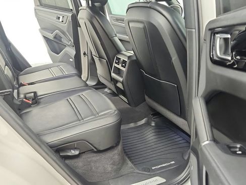 Used 2022 Porsche Cayenne Platinum Edition AWD/4WD image 40