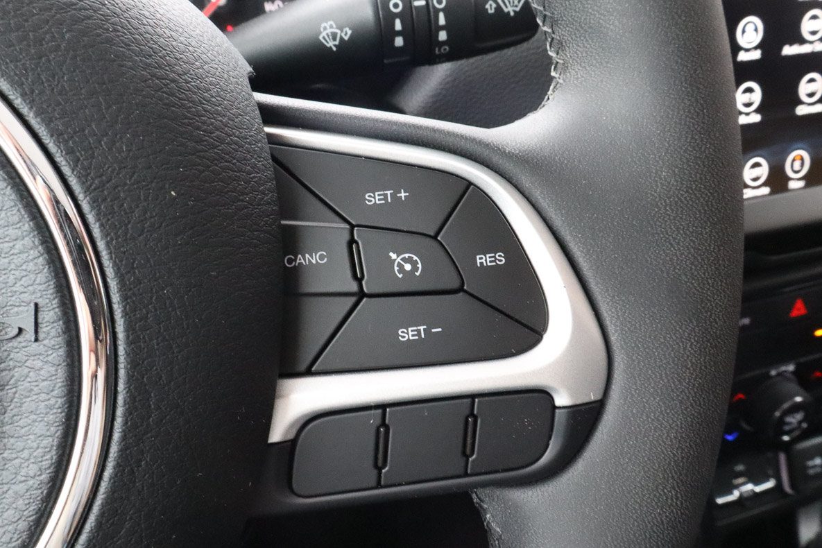 Used 2023 Jeep Renegade Altitude w/ Sun/Sound Group AWD/4WD image 28