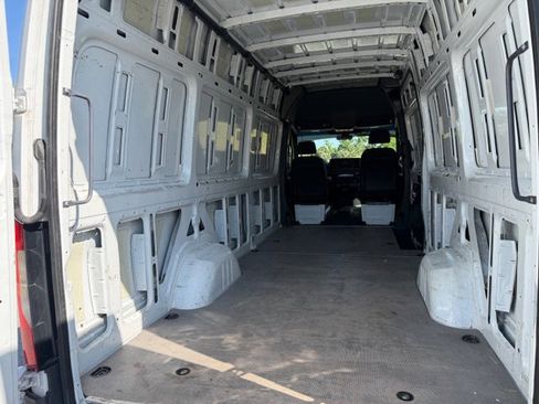 Used 2023 Mercedes-Benz Sprinter 2500 image 16