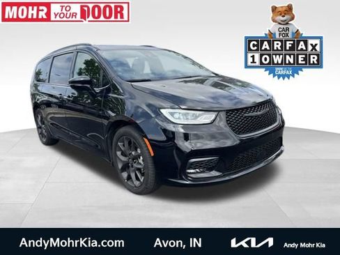 Used 2025 Chrysler Pacifica Limited FWD image 1