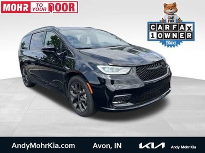 Used 2025 Chrysler Pacifica Limited