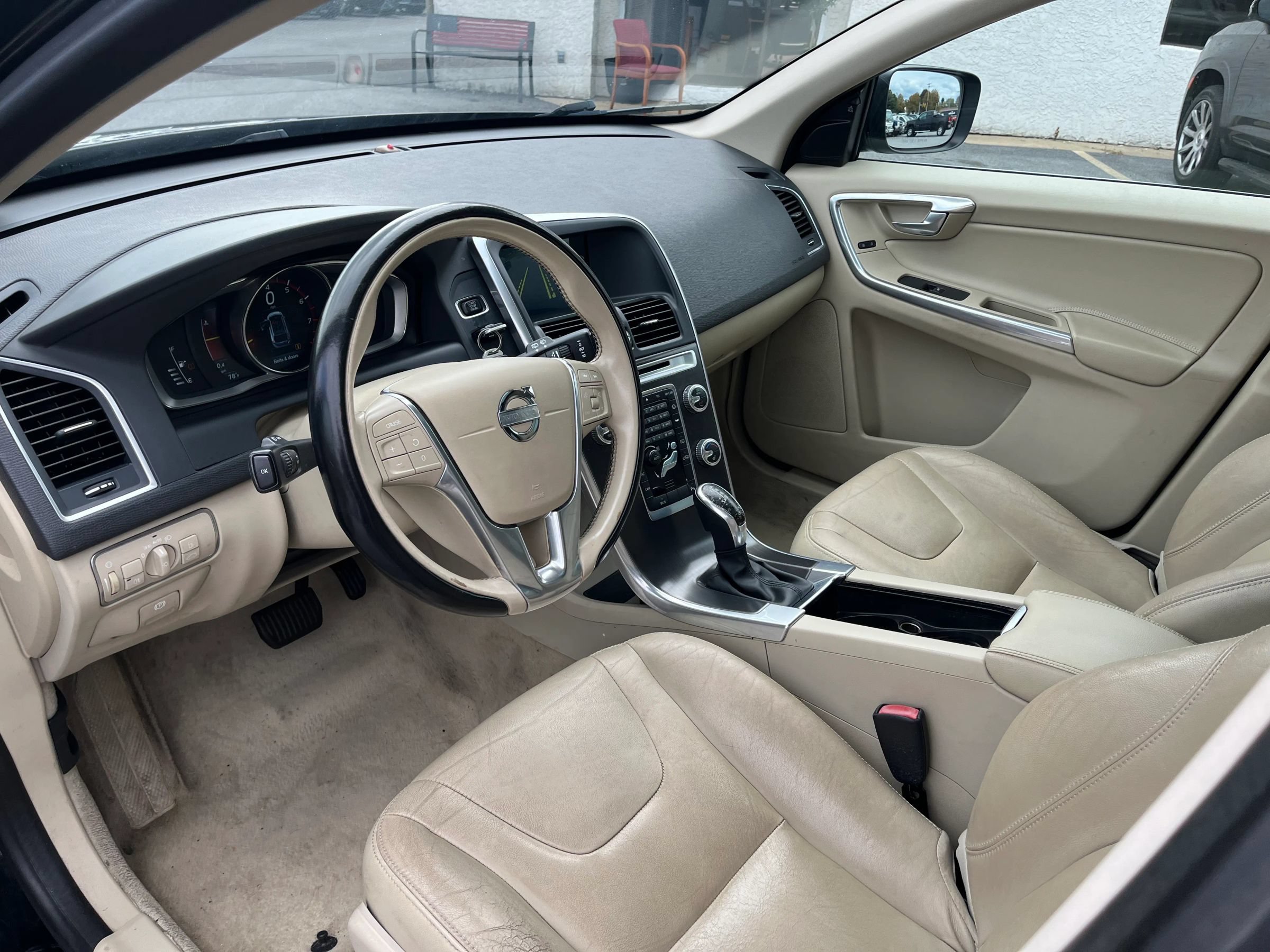 Used 2015 Volvo XC60 T5 AWD/4WD image 8