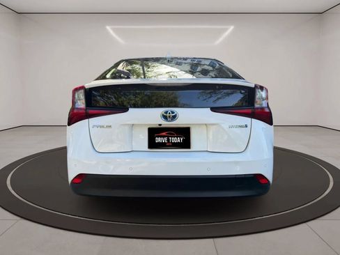 Used 2020 Toyota Prius LE FWD image 4