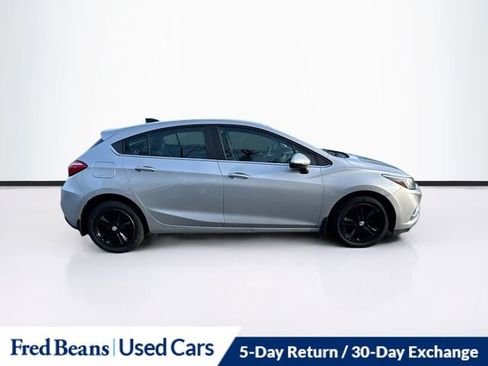 Used 2017 Chevrolet Cruze LT image 9