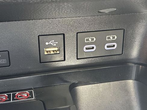 Used 2025 Toyota Camry SE w/ Convenience Package FWD image 21