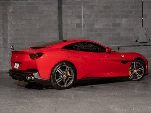 Used 2019 Ferrari Portofino image 31
