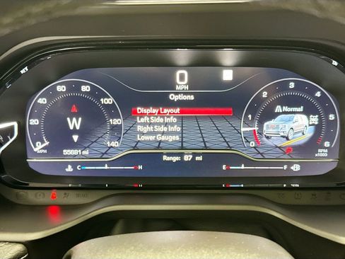 Used 2022 GMC Yukon Denali w/ Denali Premium Package image 34