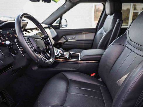 Used 2025 Land Rover Range Rover Sport SE AWD/4WD image 18