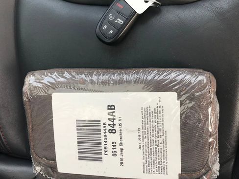 Used 2016 Jeep Cherokee Trailhawk w/ Comfort/Convenience Group image 54