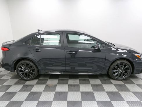 Used 2024 Toyota Corolla SE image 7