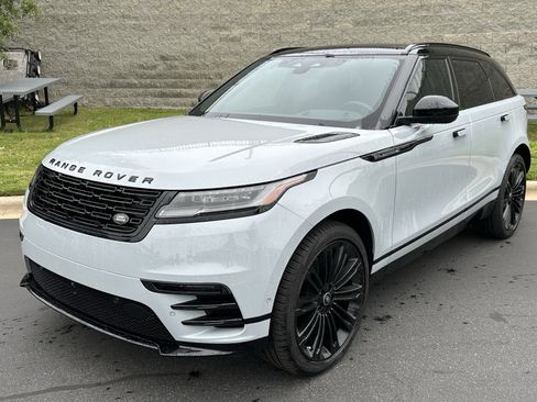Used 2026 Land Rover Range Rover Velar Dynamic SE AWD/4WD image 1