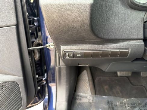 Used 2023 Toyota Corolla SE image 18