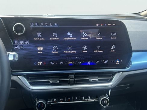 Used 2024 Chevrolet Equinox EV LT AWD/4WD image 14