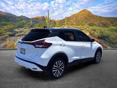 Used 2023 Nissan Kicks SV FWD image 4