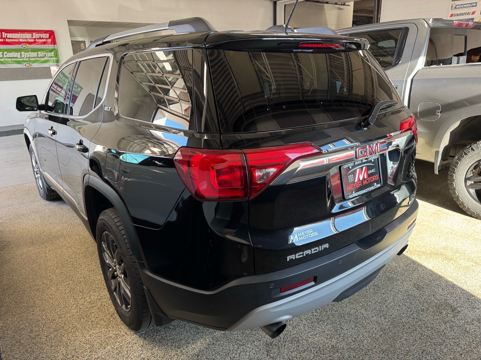 Used 2019 GMC Acadia SLT AWD/4WD image 7