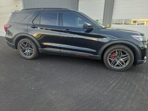 Used 2026 Ford Explorer ST AWD/4WD image 17